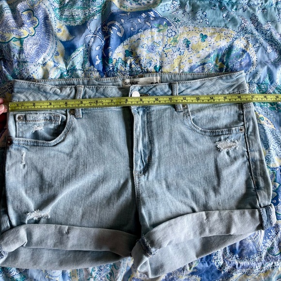 Garage Denim Shorts size 09 / 33inch waist distressed arctic blue - Picture 7 of 9